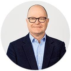 Headshot of CRUK Trustee Robert Easton.