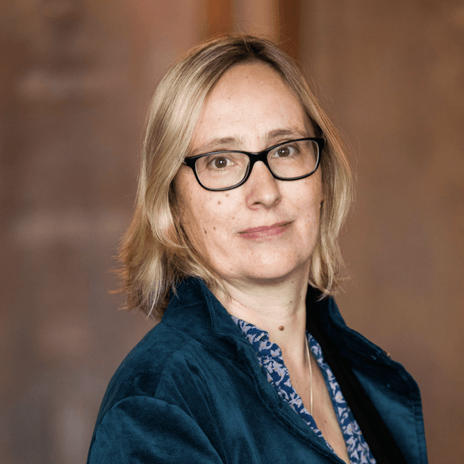 Headshot of Frances Pearl.